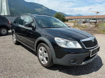 Gebraucht Skoda Octavia Scout 4x4 140 PS (102 kW) 2012 Kombi