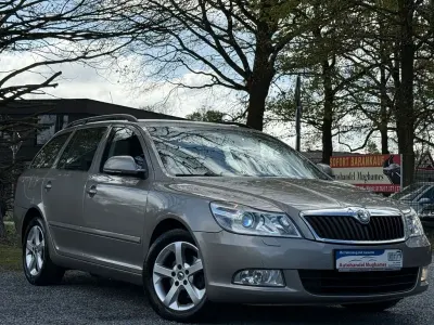 Gebraucht Skoda Octavia Elegance 105 PS (77 kW) 2010 Beige Kombi