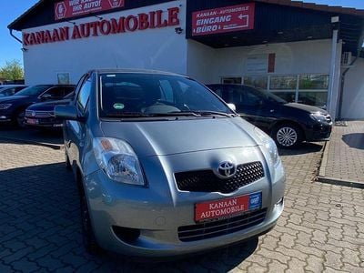 Usata Toyota Yaris Luna 87 CV (63 kW) 2006 Argento Berlina