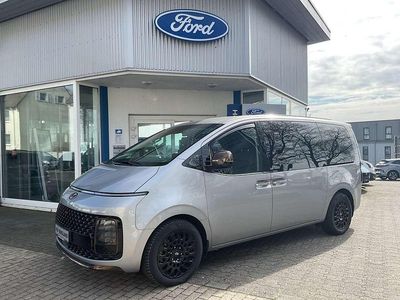 Second-hand Hyundai Staria Signature 177 CP (130 kW) 2024 Argintiu Monovolum