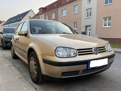 Gebraucht VW Golf IV Comfortline 75 PS (55 kW) 2001 Gold Limousine