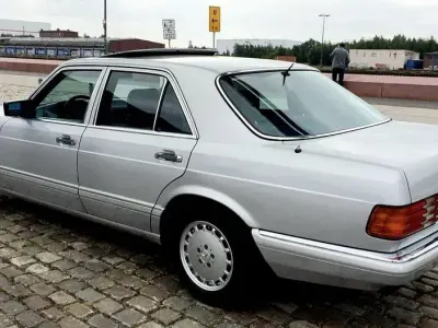 Second-hand Mercedes 300 SE 180 CP (132 kW) 1986 Argintiu Berlinǎ