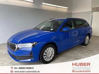 Nuova Skoda Octavia Essence 150 CV (110 kW) 2025 Blu Station wagon