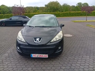 Gebraucht Peugeot 207 Filou 73 PS (53 kW) 2010 Schwarz Limousine
