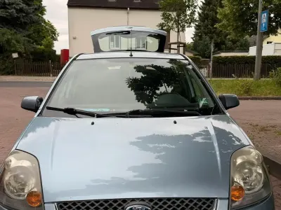 Gebraucht Ford Fiesta 71 PS (52 kW) 2007 Grau Kleinwagen
