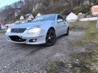 Gebraucht Mercedes C180 148 PS (108 kW) 2005 Grau Coupé