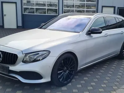 Używany Mercedes 350 320 KM (235 kW) 2017 Srebrny Kombi
