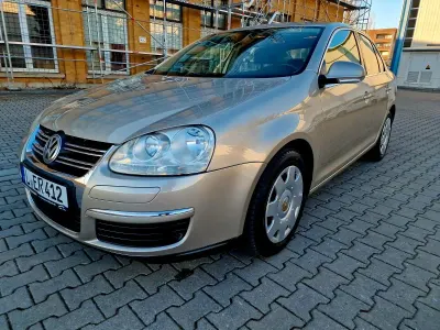 Używany VW Jetta Comfortline 102 KM (75 kW) 2006 Beżowy Sedan/Limuzyna