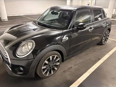 Begagnad Mini Cooper 136 HK (100 kW) 2016 Svart Halvkombi