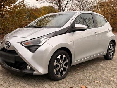 Gebraucht Toyota Aygo Connect Style 72 PS (52 kW) 2019 Silber Kleinwagen