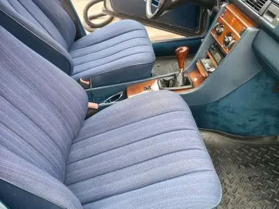 Gebraucht Mercedes 200 131 PS (96 kW) 1986 Grau Limousine