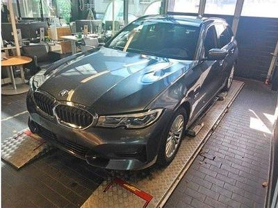 Gebraucht BMW 330e Sport Line 184 PS (135 kW) 2022 Grau Limousine