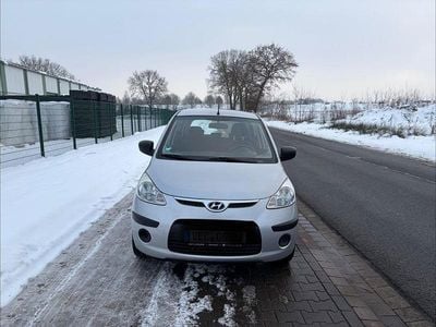 Silber Gebraucht 2010 Hyundai i10 Classic Kleinwagen | 2.999 € (Etwas zu teuer)