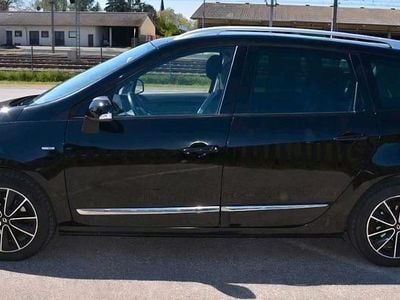 Schwarz Gebraucht 2014 Renault Scénic III Bose Edition Van / Kleinbus | 4.100 € (Fairer Preis)