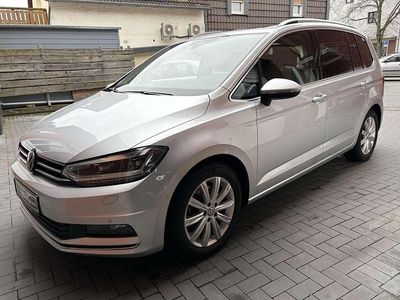 Silber Gebraucht 2019 VW Touran Highline Van / Kleinbus | 28.350 € (Teuer)
