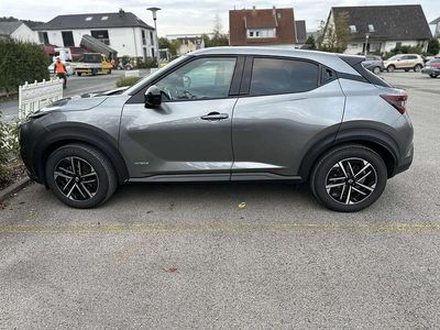 Grau Gebraucht 2024 Nissan Juke N-Connecta SUV | 24.500 € (Fairer Preis)
