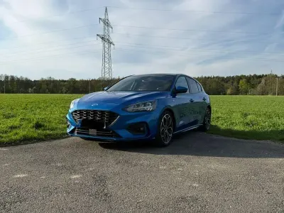 Usata Ford Focus ST-Line 120 CV (88 kW) 2018 Blu Berlina