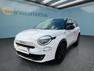 Neu Fiat 600 101 PS (74 kW) 2026 Weiß SUV
