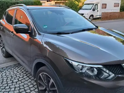Gebraucht Nissan Qashqai Acenta 131 PS (96 kW) 2016 Braun SUV