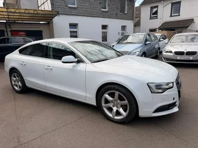 Gebraucht Audi A5 Sportback Business 177 PS (130 kW) 2014 Weiß Kleinwagen