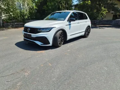 Gebraucht VW Tiguan Black Edition 150 PS (110 kW) 2022 Weiß SUV