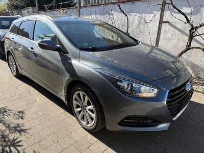 Gebraucht Hyundai i40 141 PS (103 kW) 2018 Grau Kombi