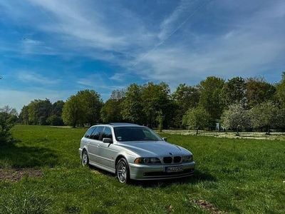 BMW 525