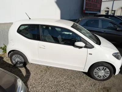 Używany VW up! move up! 60 KM (44 kW) 2013 Biały Hatchback