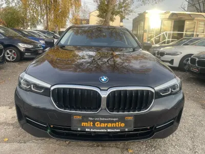 Usata BMW 530e Sport Line 292 CV (214 kW) 2022 Grigio Station wagon