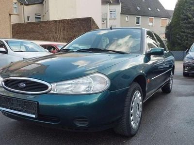 Gebraucht Ford Mondeo Ghia 131 PS (96 kW) 1997 Grün Limousine