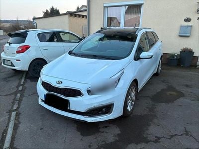 Gebraucht Kia Ceed 136 PS (100 kW) 2016 Weiß Kleinwagen