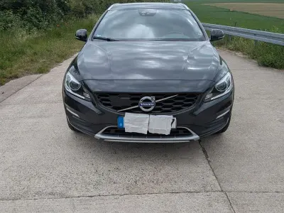 Gebraucht Volvo V60 CC 150 PS (110 kW) 2018 Grau Kombi