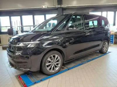 Używany VW T7 Pro 150 KM (110 kW) 2024 Czarny Van