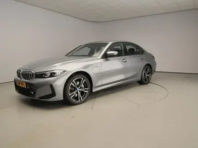 Gebraucht BMW 320e M Sport 204 PS (150 kW) 2024 Grau Limousine