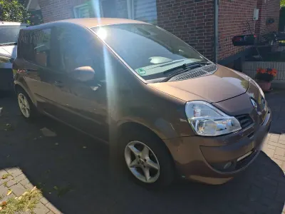 Gebraucht Renault Modus 103 PS (75 kW) 2012 Braun Van / Kleinbus