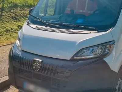 Gebraucht Peugeot Boxer 140 PS (102 kW) 2025 Weiß Van