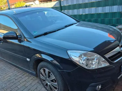 Second-hand Opel Signum 150 CP (110 kW) 2006 Negru Hatchback