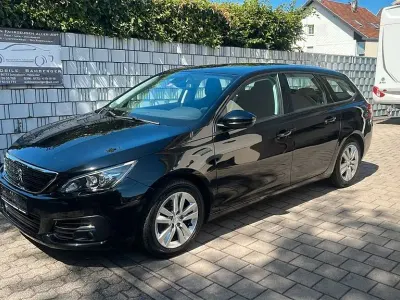 Gebraucht Peugeot 308 SW Active 131 PS (96 kW) 2021 Schwarz Kombi