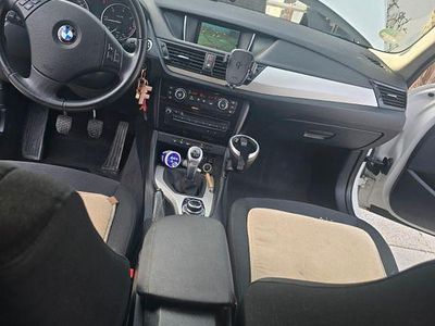 Gebraucht BMW X1 143 PS (105 kW) 2012 Weiß SUV