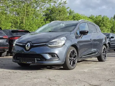 Używany Renault Clio IV Bose Edition 90 KM (66 kW) 2018 Szary Sedan/Limuzyna