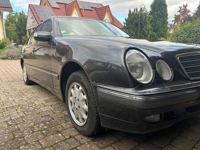 Mercedes E220