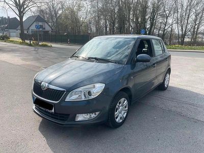 Gebraucht Skoda Fabia 60 PS (44 kW) 2012 Grau Limousine