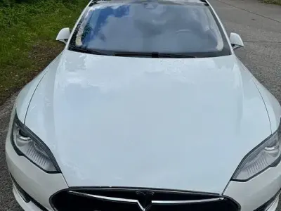 Gebraucht Tesla Model S 309 kW (421 PS) 2015 Weiß Kleinwagen