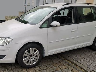 gebraucht VW Touran AUTOMATIK 7Sitze XENON LEDER NAVI SHZ KLIMA PDC Tempomt