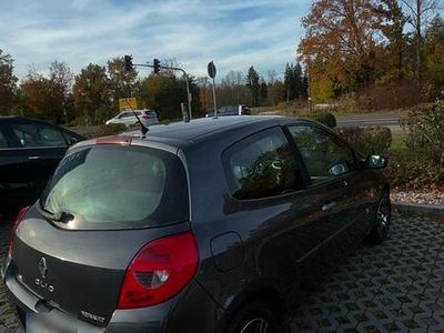 Gebraucht Renault Clio II 105 PS (77 kW) 2006 Grau Kleinwagen