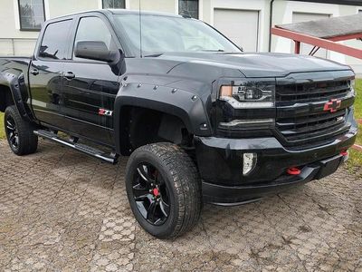 Schwarz Gebraucht 2018 Chevrolet Silverado SUV | 52.995 €