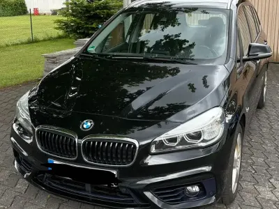 Gebraucht BMW 220 Gran Tourer Sport Line 192 PS (141 kW) 2018 Schwarz Van / Kleinbus