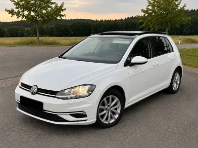 Gebraucht VW Golf VII Comfortline 110 PS (80 kW) 2018 Weiß Limousine