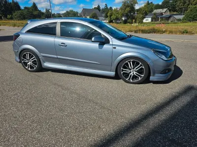 Gebraucht Opel Astra GTC Edition 140 PS (102 kW) 2006 Blau Limousine