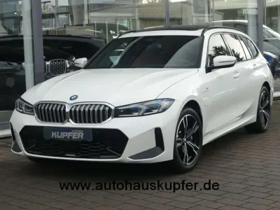 Gebraucht BMW 330e M Sport 292 PS (214 kW) 2024 Alpinweiã 3 Kombi